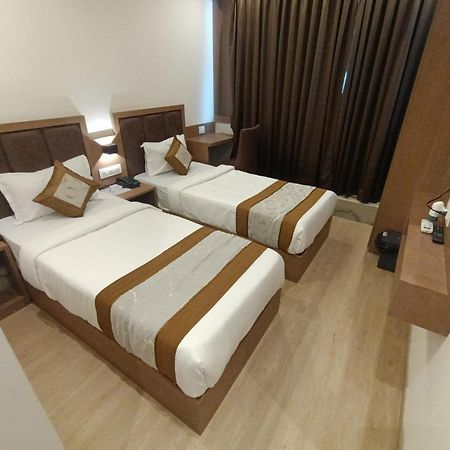 Hotel Beverly Palace Santacruz - Near Bkc - Mumbai Airport T1 Bagian luar foto