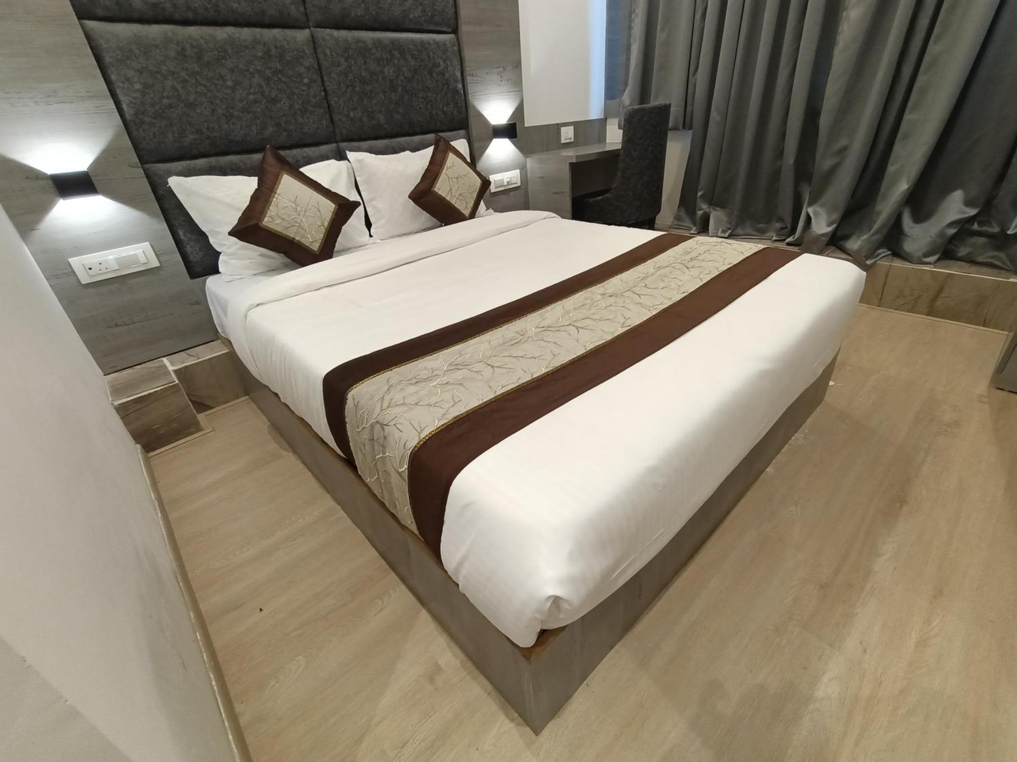 Hotel Beverly Palace Santacruz - Near Bkc - Mumbai Airport T1 Bagian luar foto