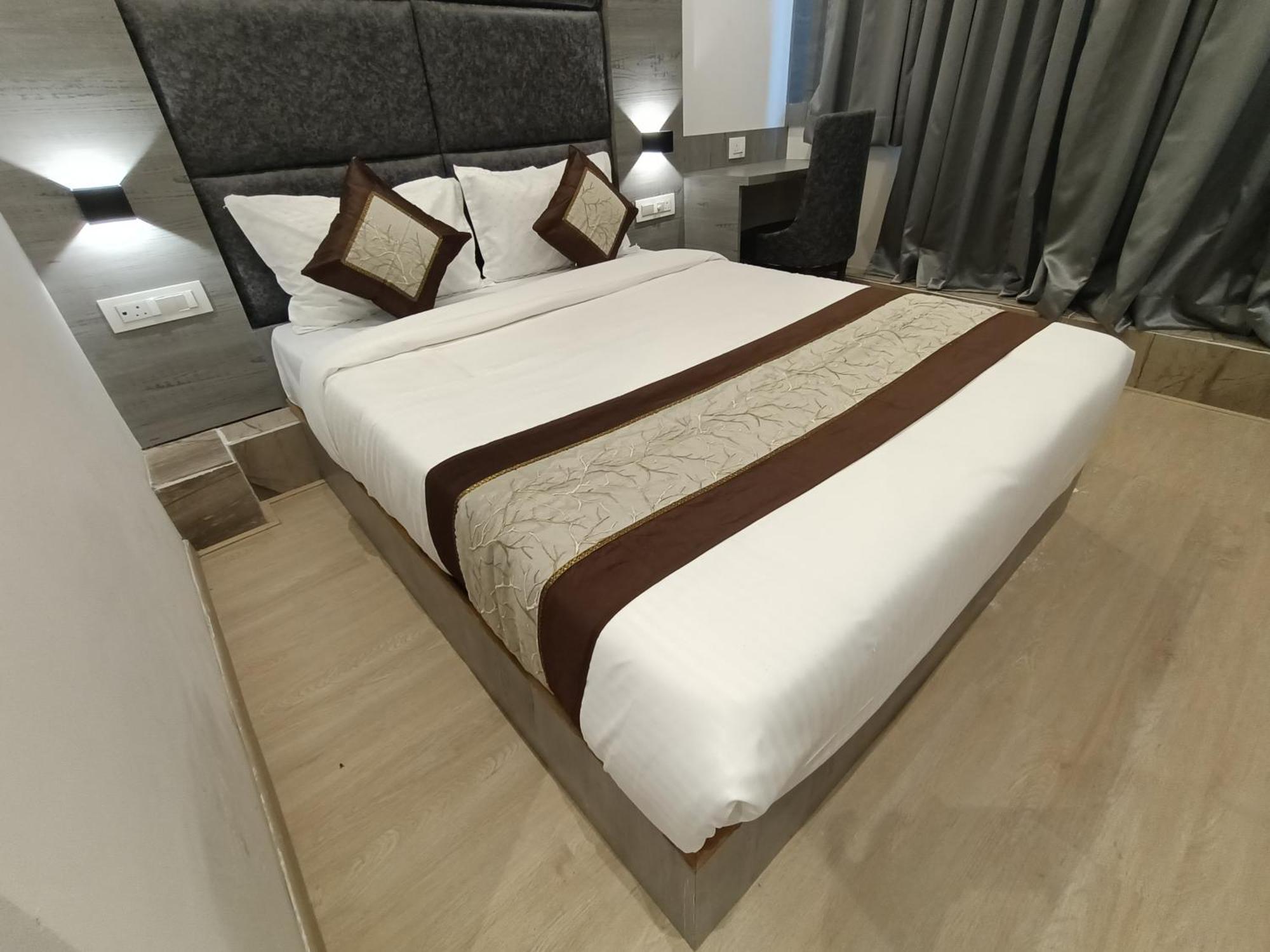 Hotel Beverly Palace Santacruz - Near Bkc - Mumbai Airport T1 Bagian luar foto