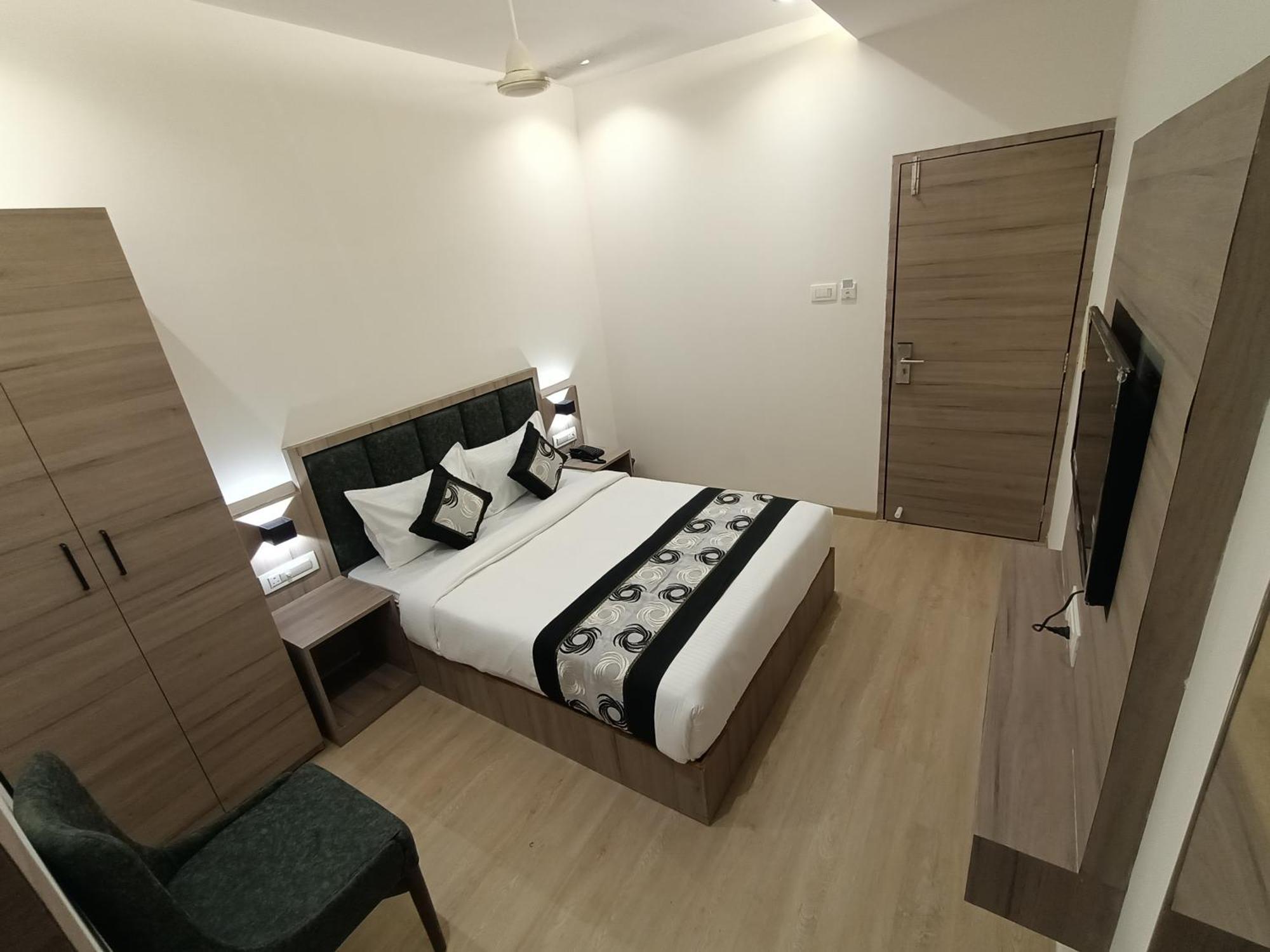 Hotel Beverly Palace Santacruz - Near Bkc - Mumbai Airport T1 Bagian luar foto