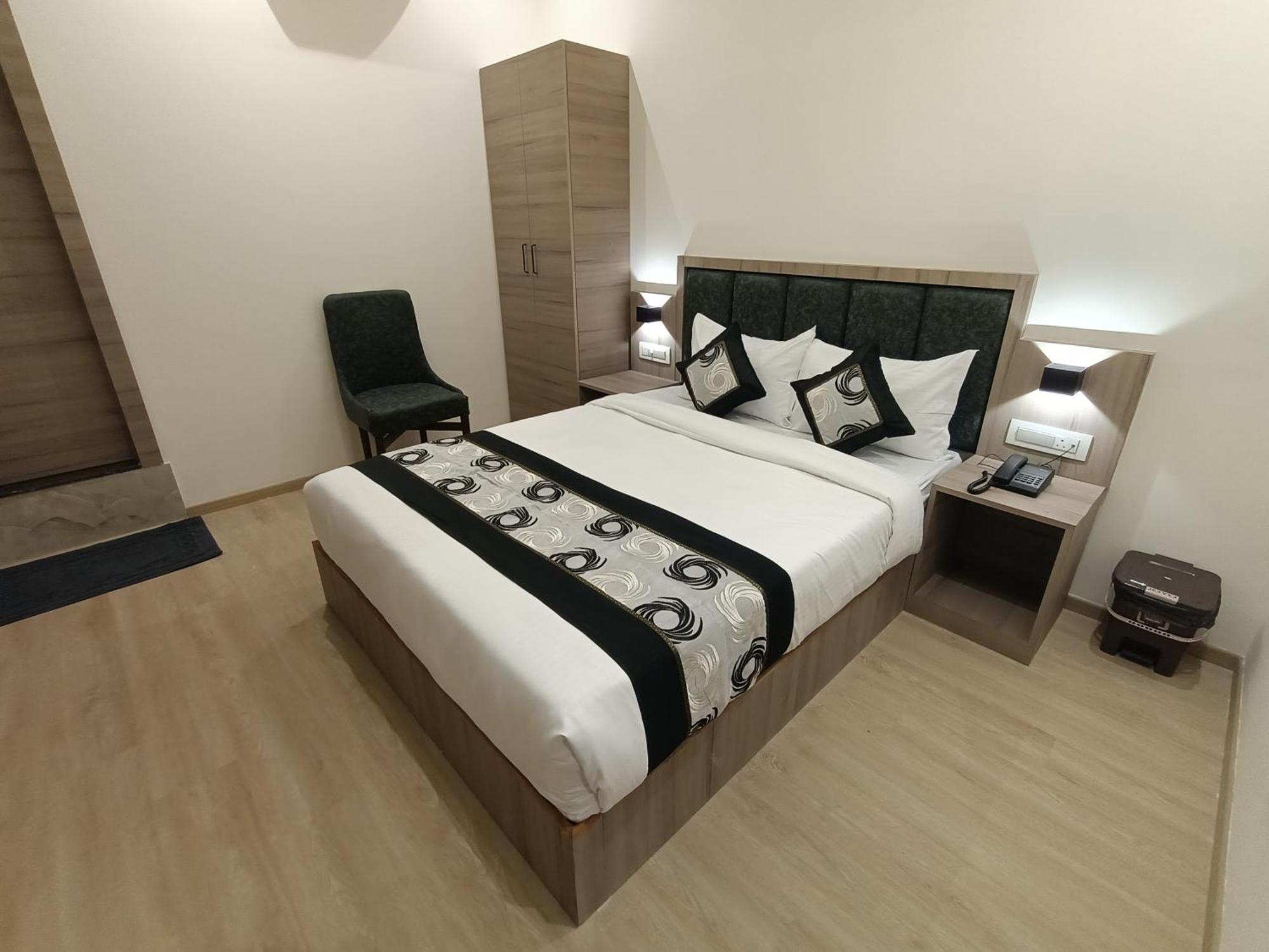 Hotel Beverly Palace Santacruz - Near Bkc - Mumbai Airport T1 Bagian luar foto