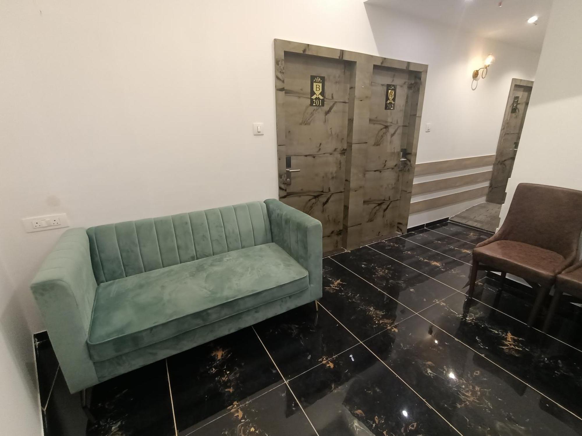 Hotel Beverly Palace Santacruz - Near Bkc - Mumbai Airport T1 Bagian luar foto