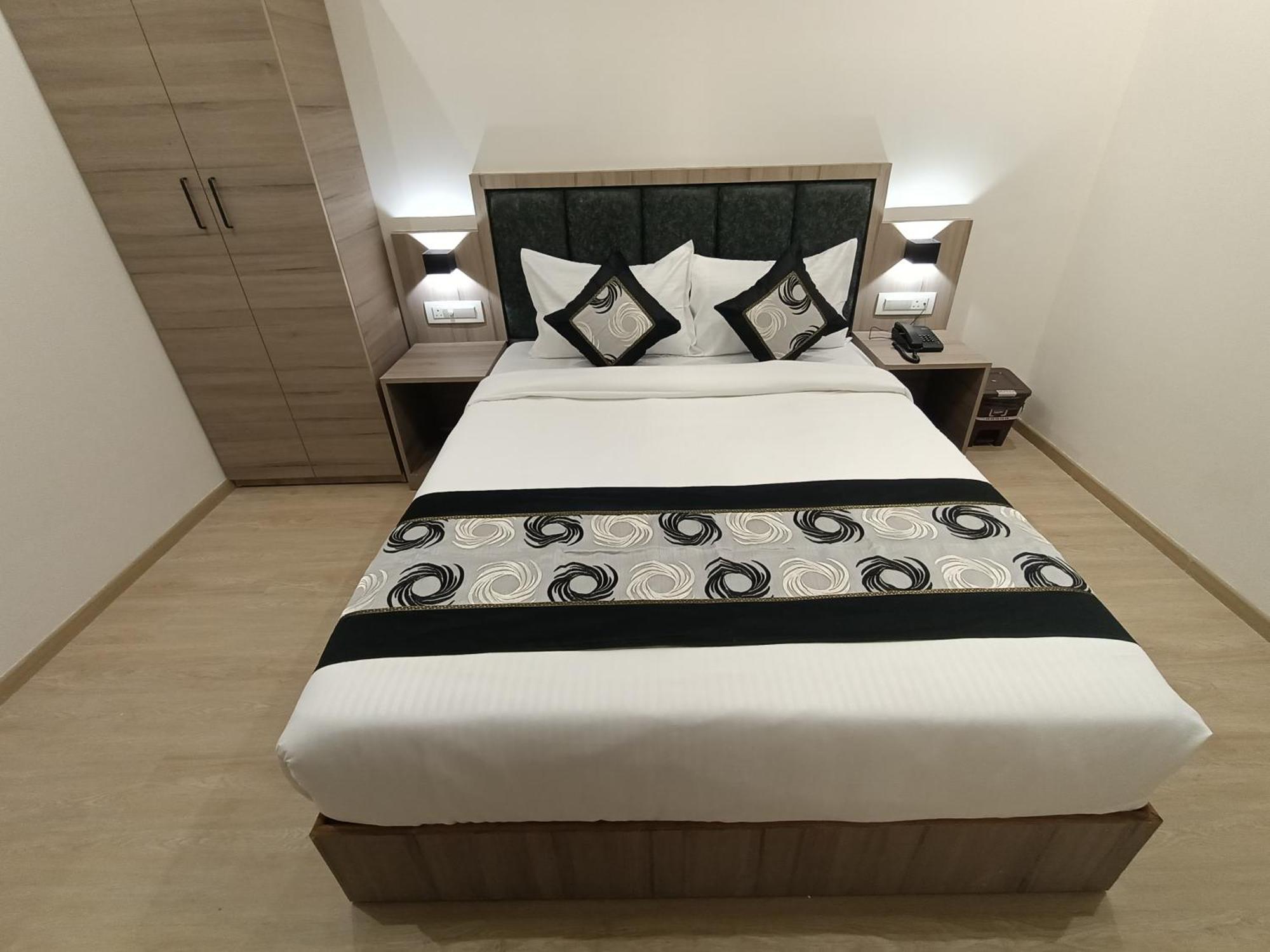 Hotel Beverly Palace Santacruz - Near Bkc - Mumbai Airport T1 Bagian luar foto