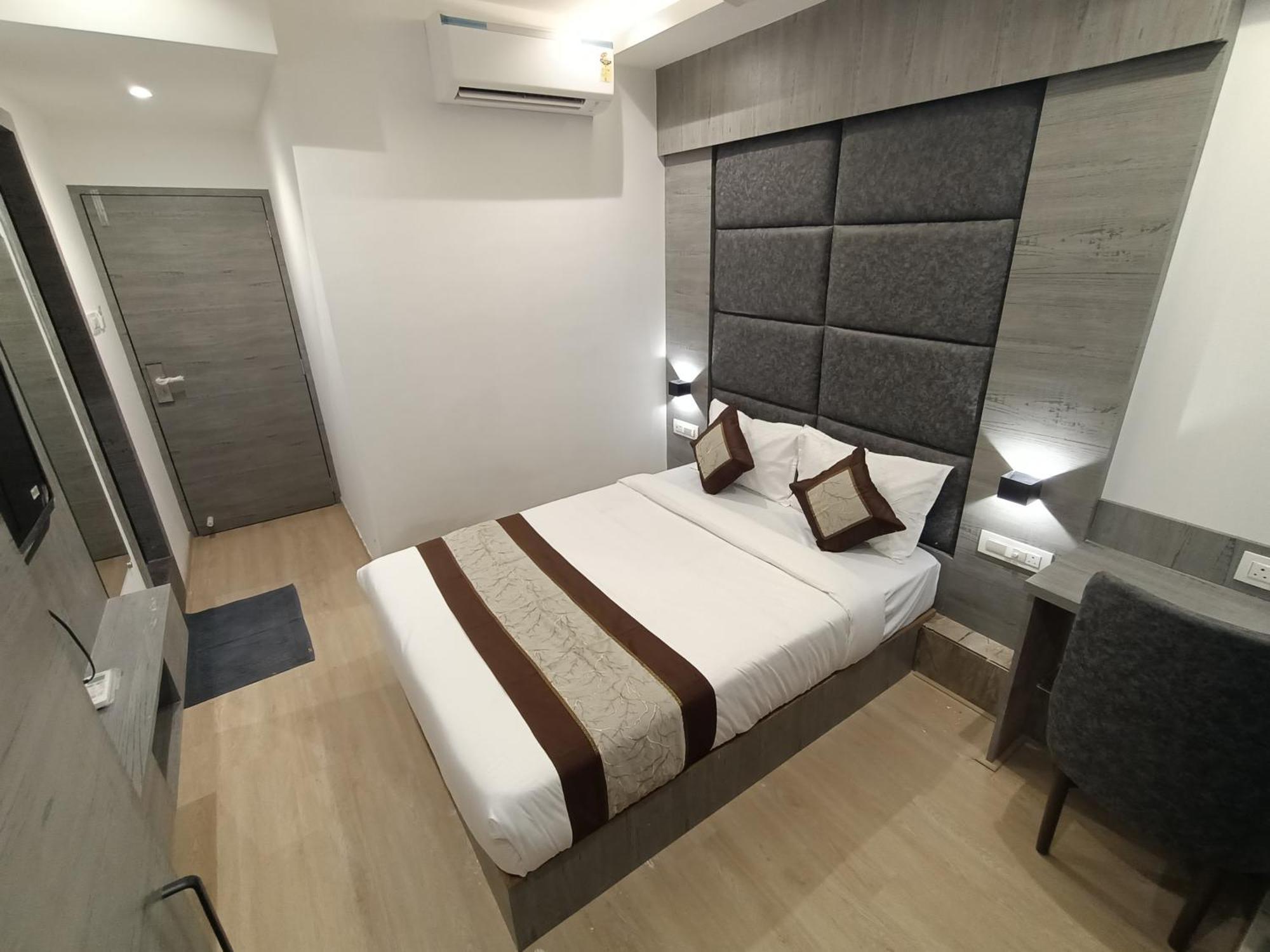 Hotel Beverly Palace Santacruz - Near Bkc - Mumbai Airport T1 Bagian luar foto
