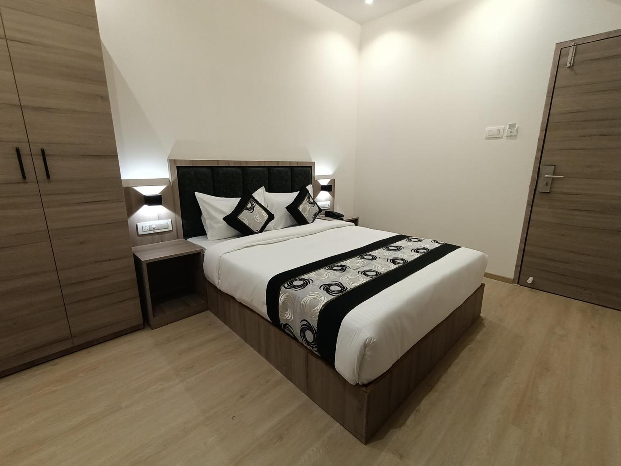 Hotel Beverly Palace Santacruz - Near Bkc - Mumbai Airport T1 Bagian luar foto