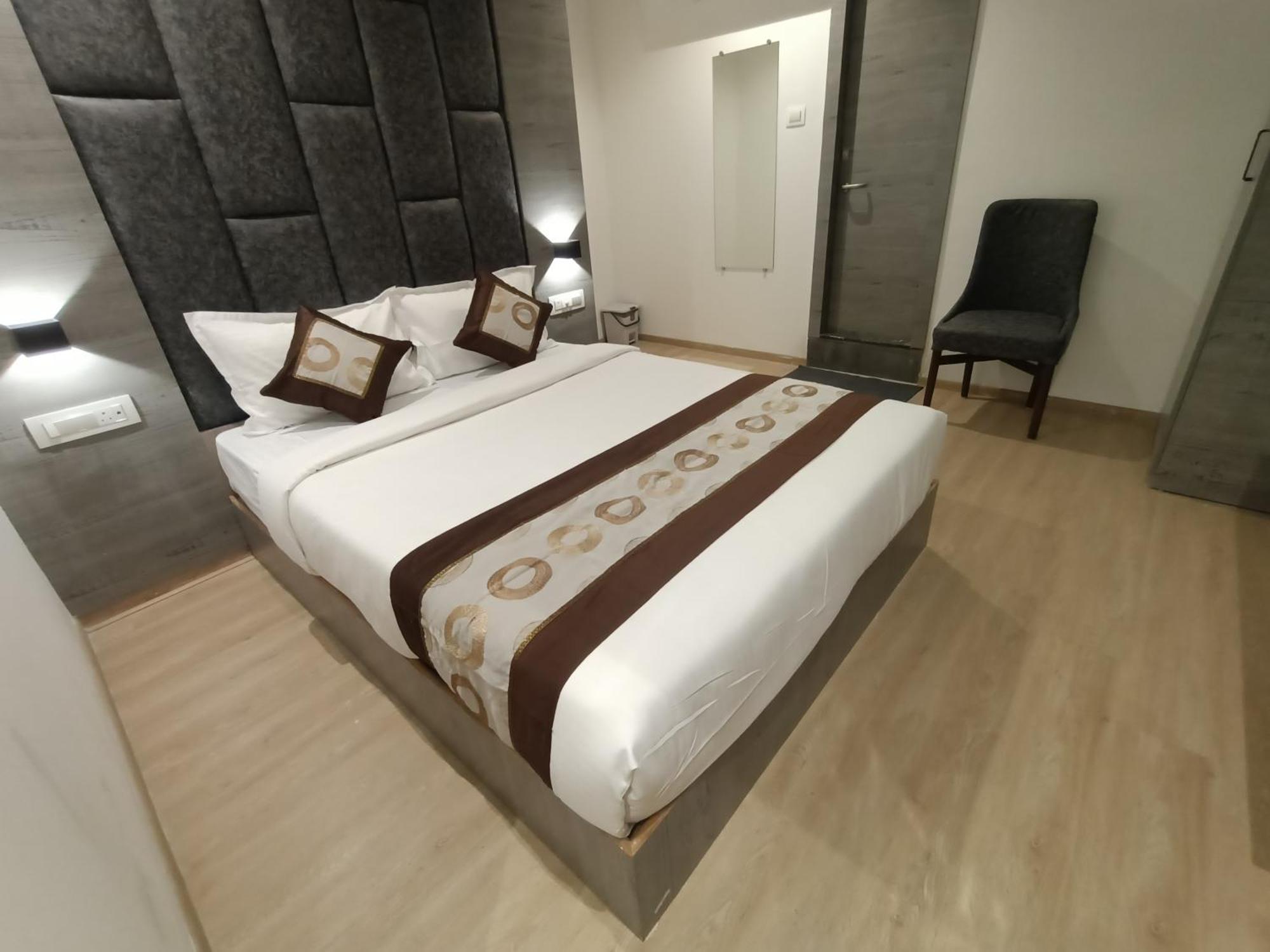 Hotel Beverly Palace Santacruz - Near Bkc - Mumbai Airport T1 Bagian luar foto