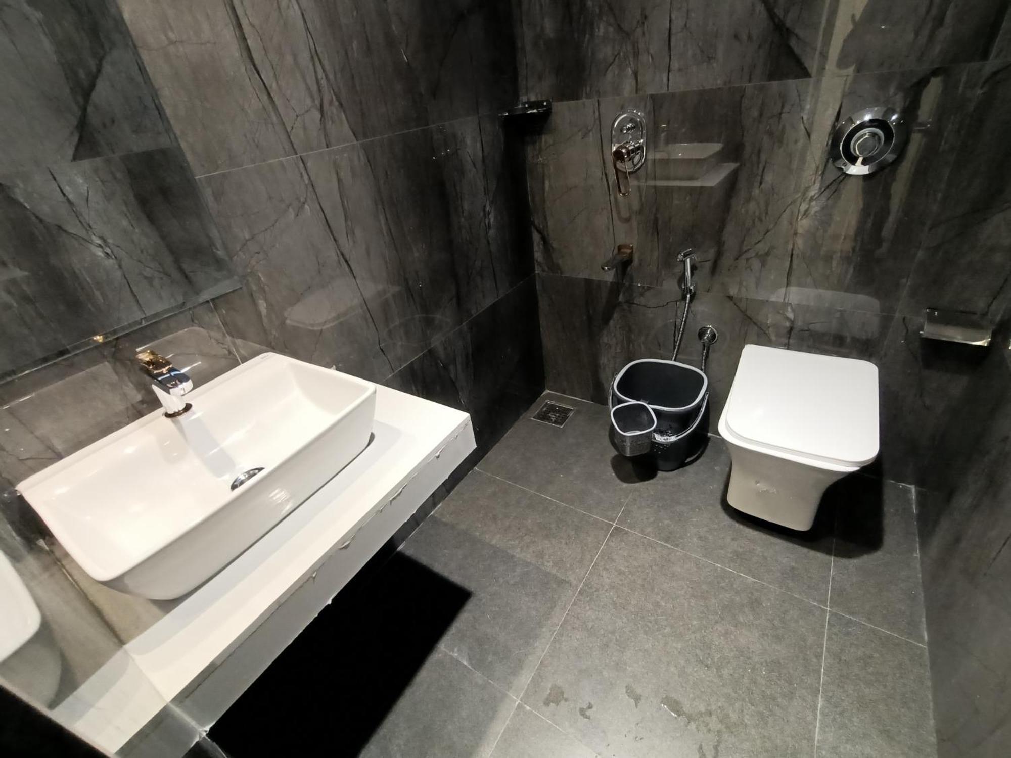 Hotel Beverly Palace Santacruz - Near Bkc - Mumbai Airport T1 Bagian luar foto