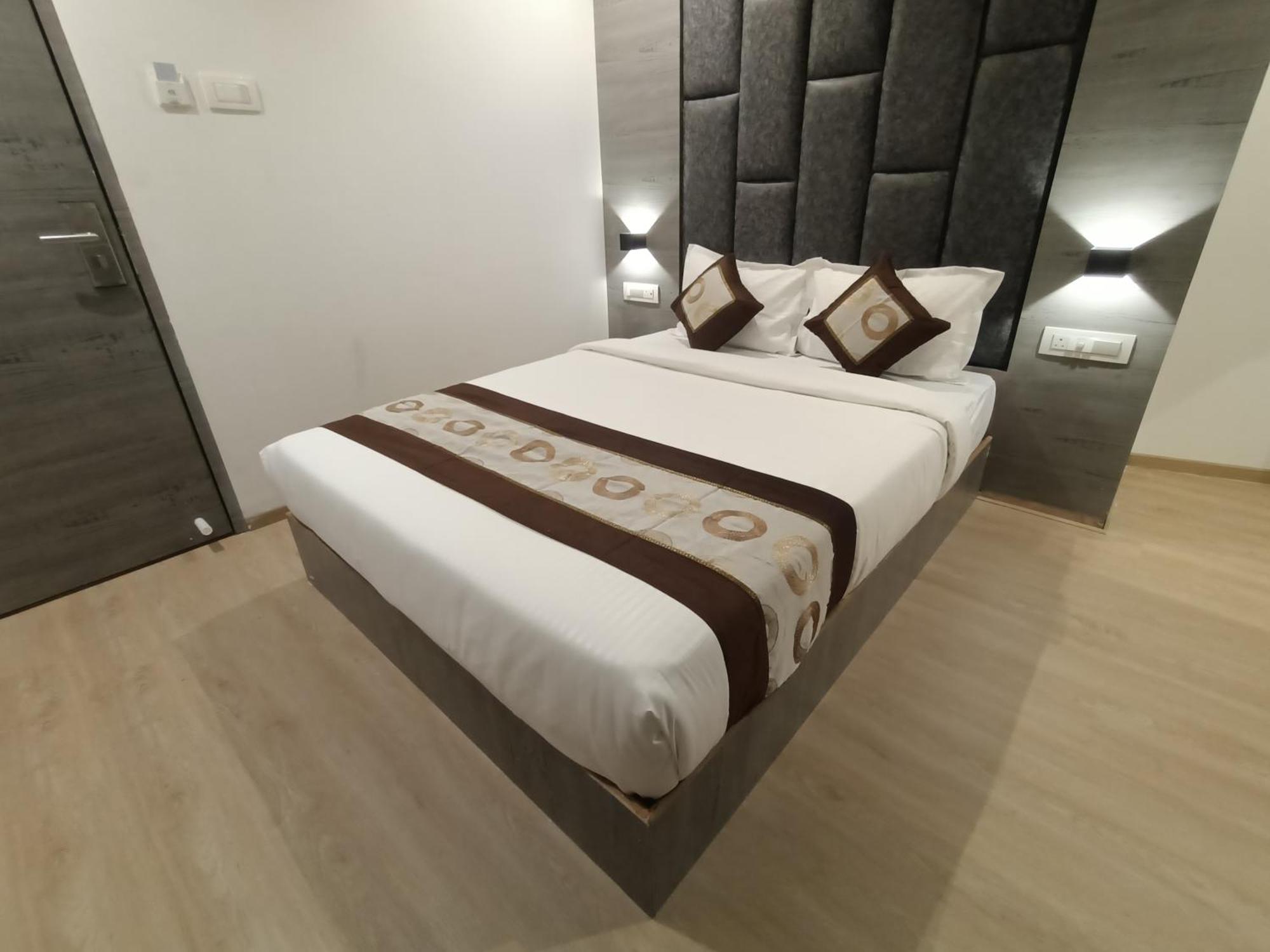 Hotel Beverly Palace Santacruz - Near Bkc - Mumbai Airport T1 Bagian luar foto