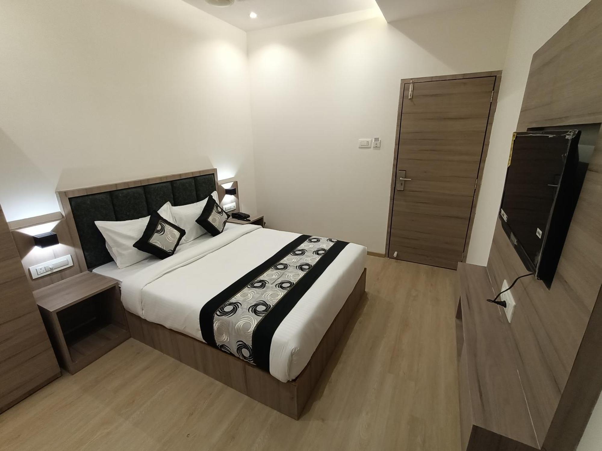 Hotel Beverly Palace Santacruz - Near Bkc - Mumbai Airport T1 Bagian luar foto