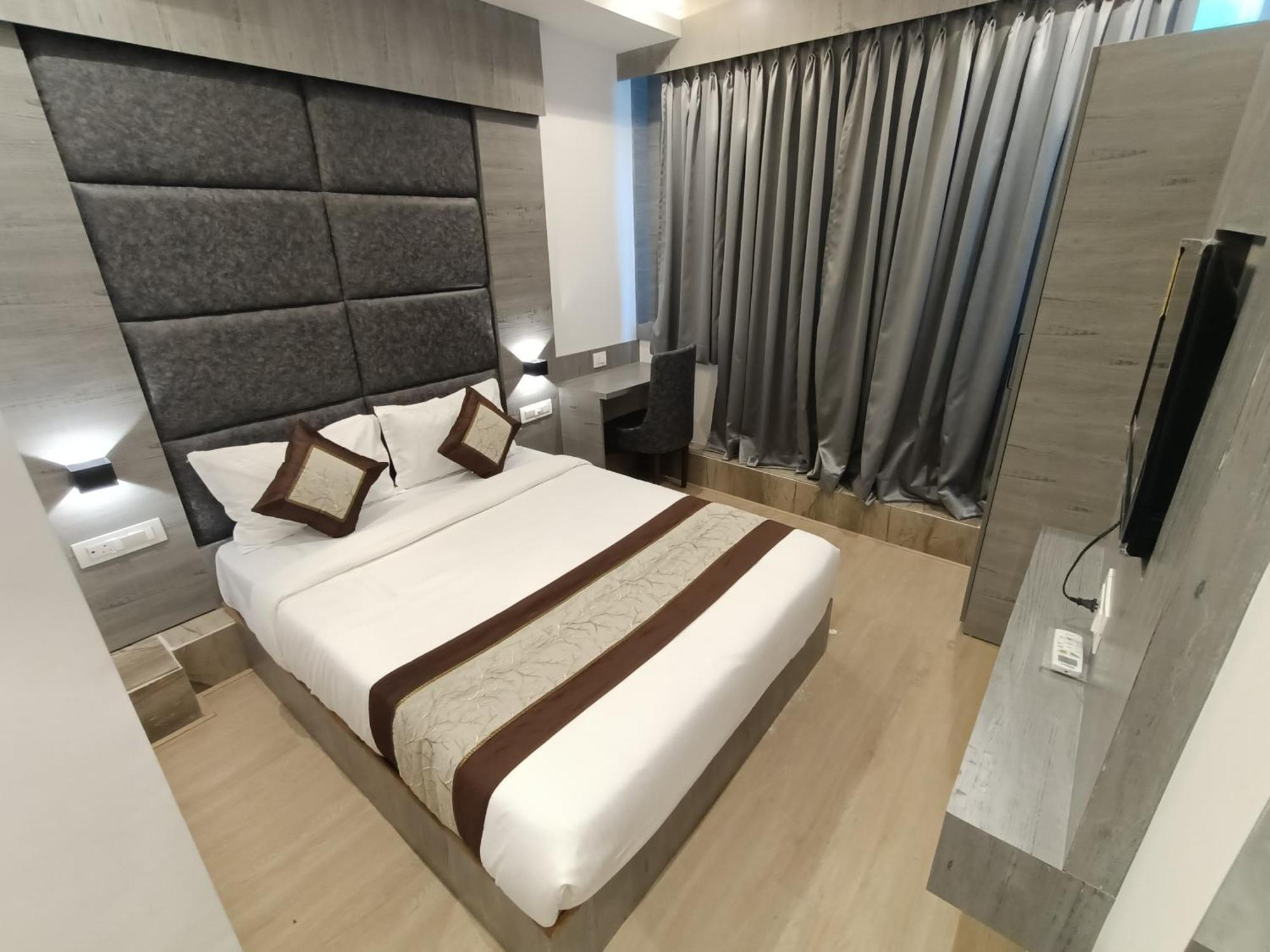 Hotel Beverly Palace Santacruz - Near Bkc - Mumbai Airport T1 Bagian luar foto