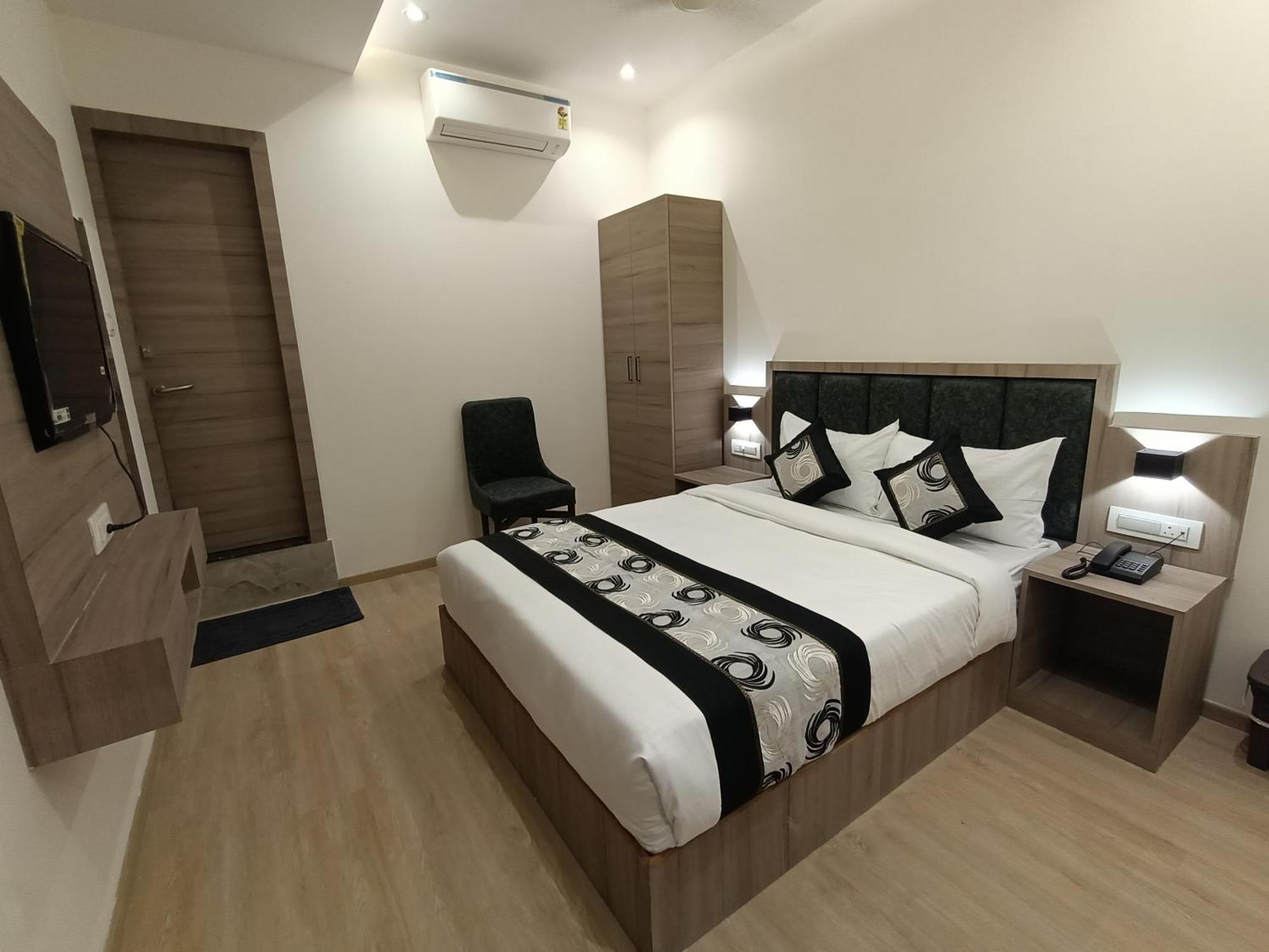 Hotel Beverly Palace Santacruz - Near Bkc - Mumbai Airport T1 Bagian luar foto