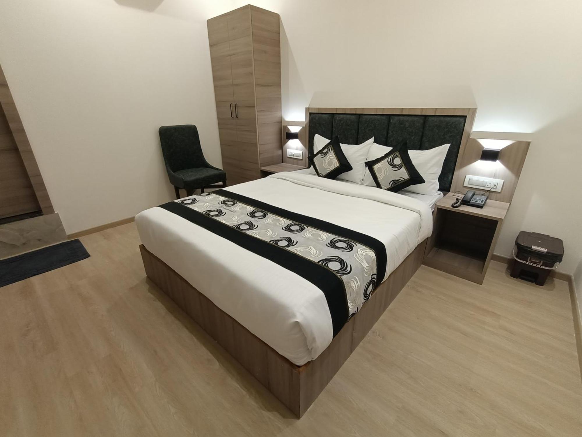 Hotel Beverly Palace Santacruz - Near Bkc - Mumbai Airport T1 Bagian luar foto