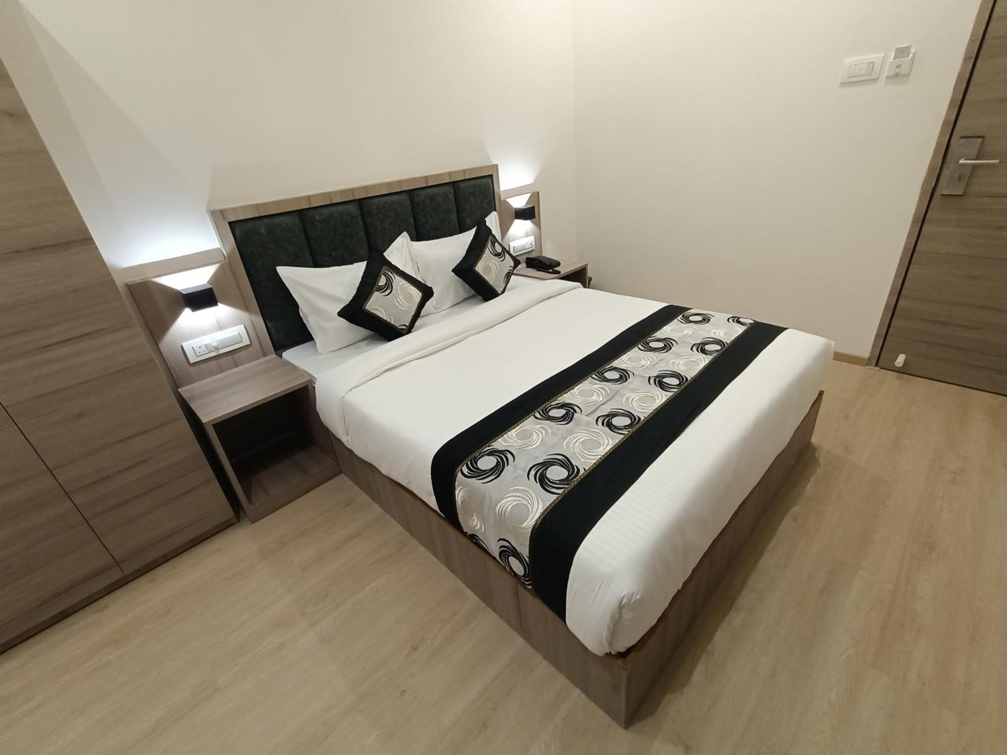 Hotel Beverly Palace Santacruz - Near Bkc - Mumbai Airport T1 Bagian luar foto