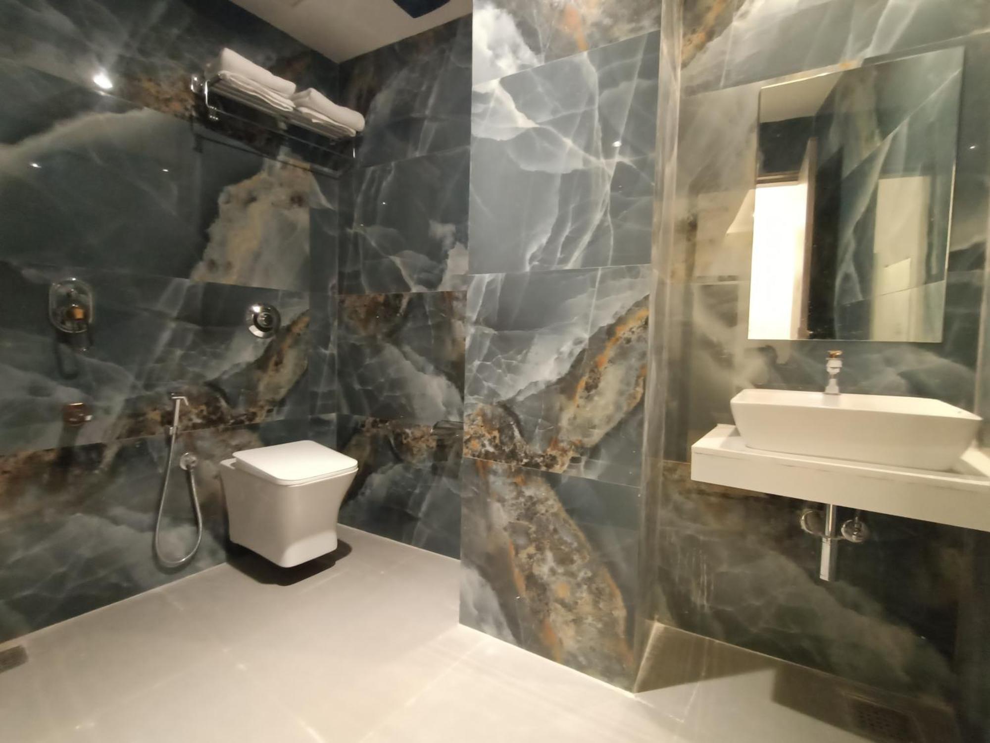 Hotel Beverly Palace Santacruz - Near Bkc - Mumbai Airport T1 Bagian luar foto