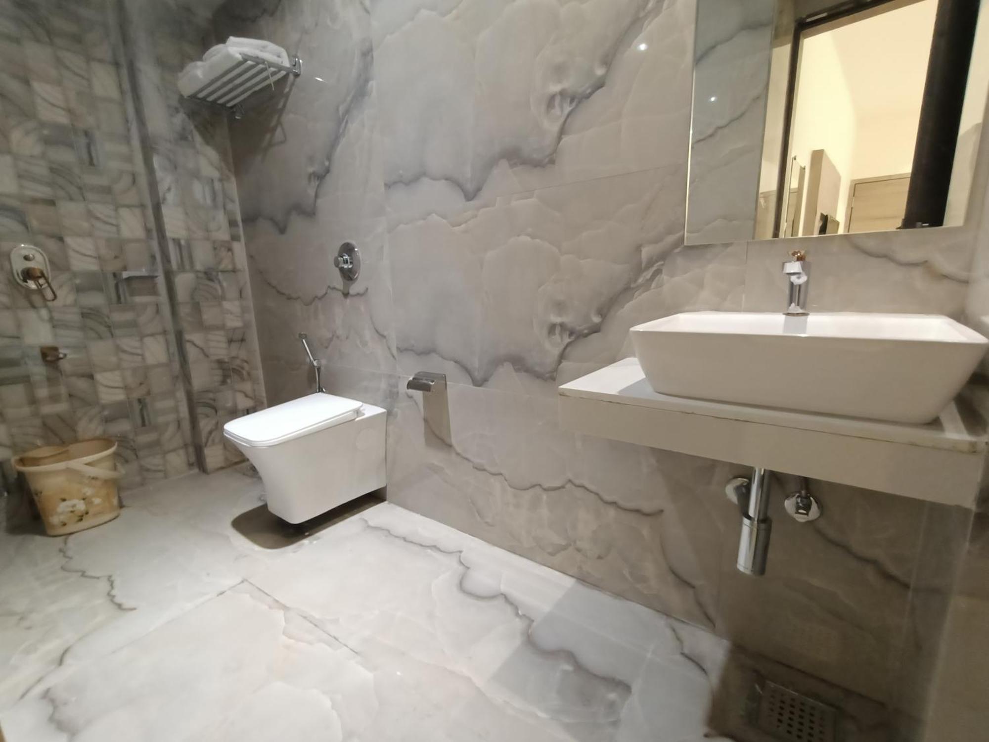 Hotel Beverly Palace Santacruz - Near Bkc - Mumbai Airport T1 Bagian luar foto