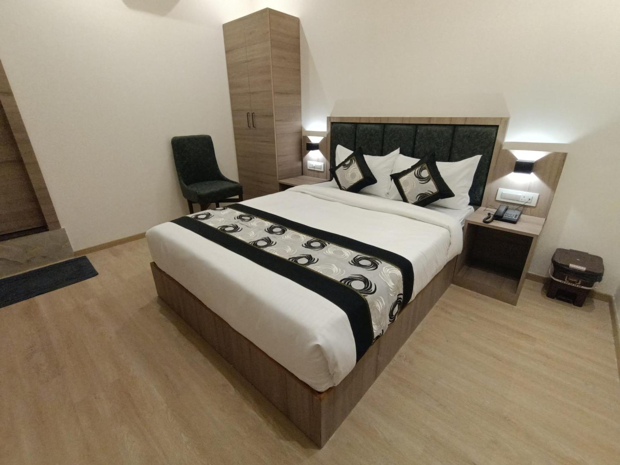 Hotel Beverly Palace Santacruz - Near Bkc - Mumbai Airport T1 Bagian luar foto