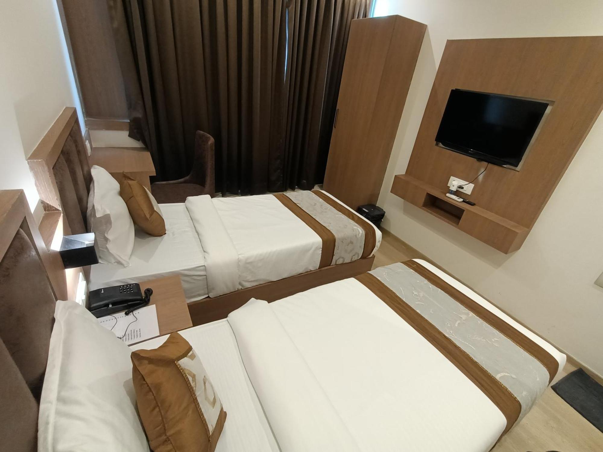 Hotel Beverly Palace Santacruz - Near Bkc - Mumbai Airport T1 Bagian luar foto