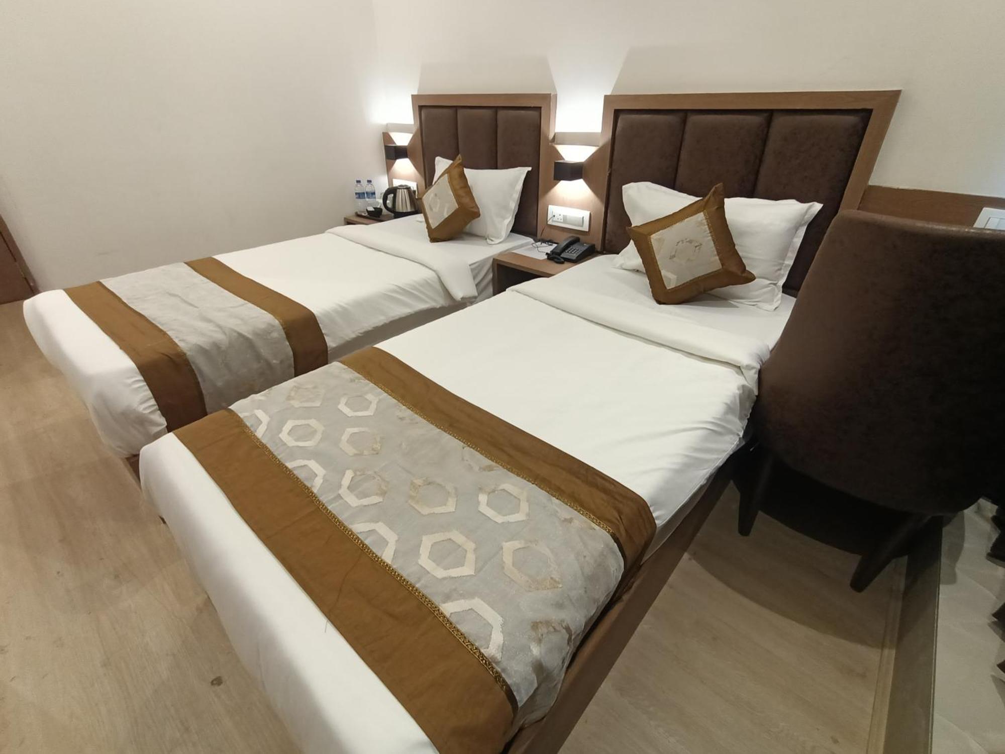Hotel Beverly Palace Santacruz - Near Bkc - Mumbai Airport T1 Bagian luar foto