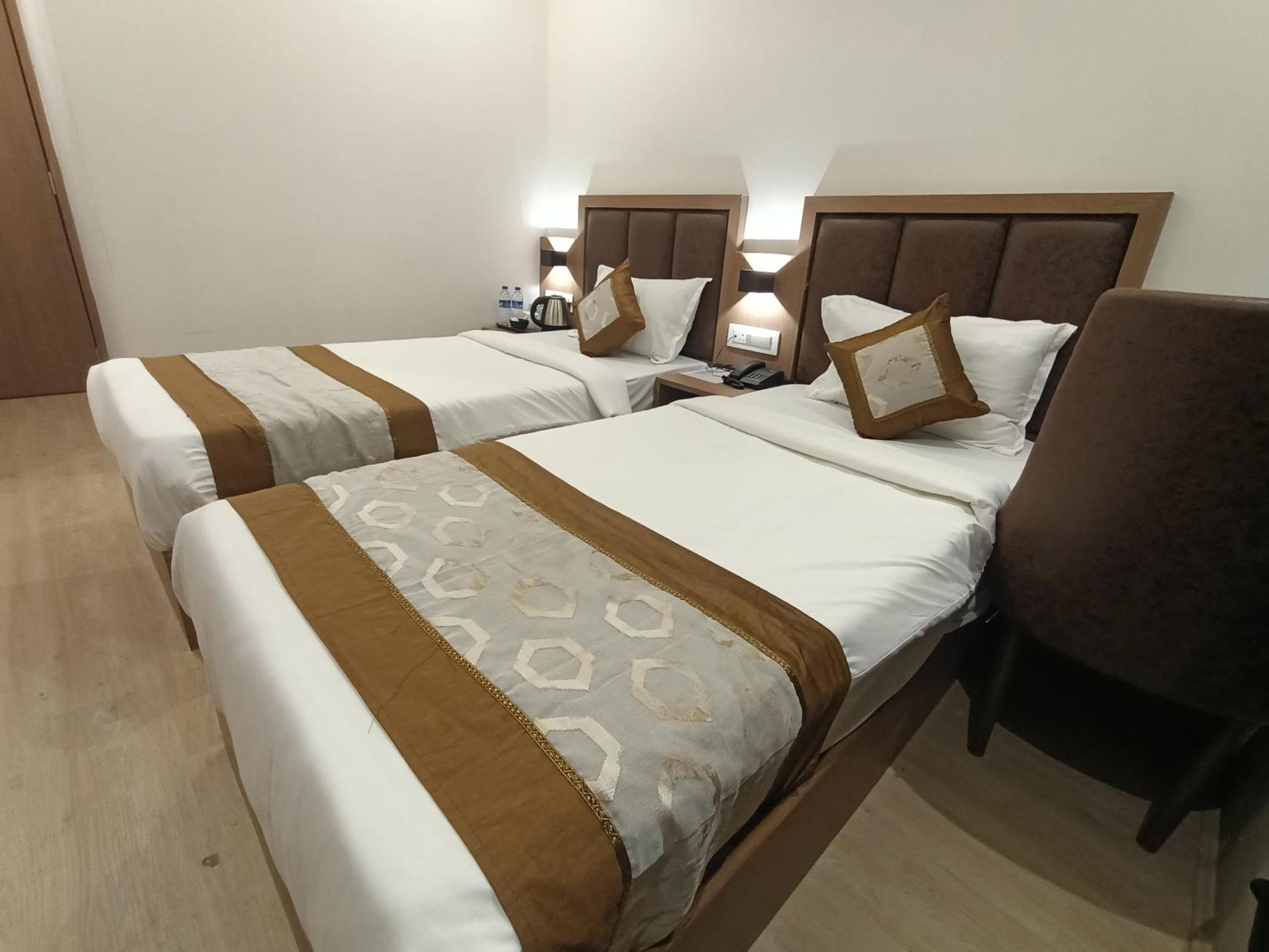 Hotel Beverly Palace Santacruz - Near Bkc - Mumbai Airport T1 Bagian luar foto