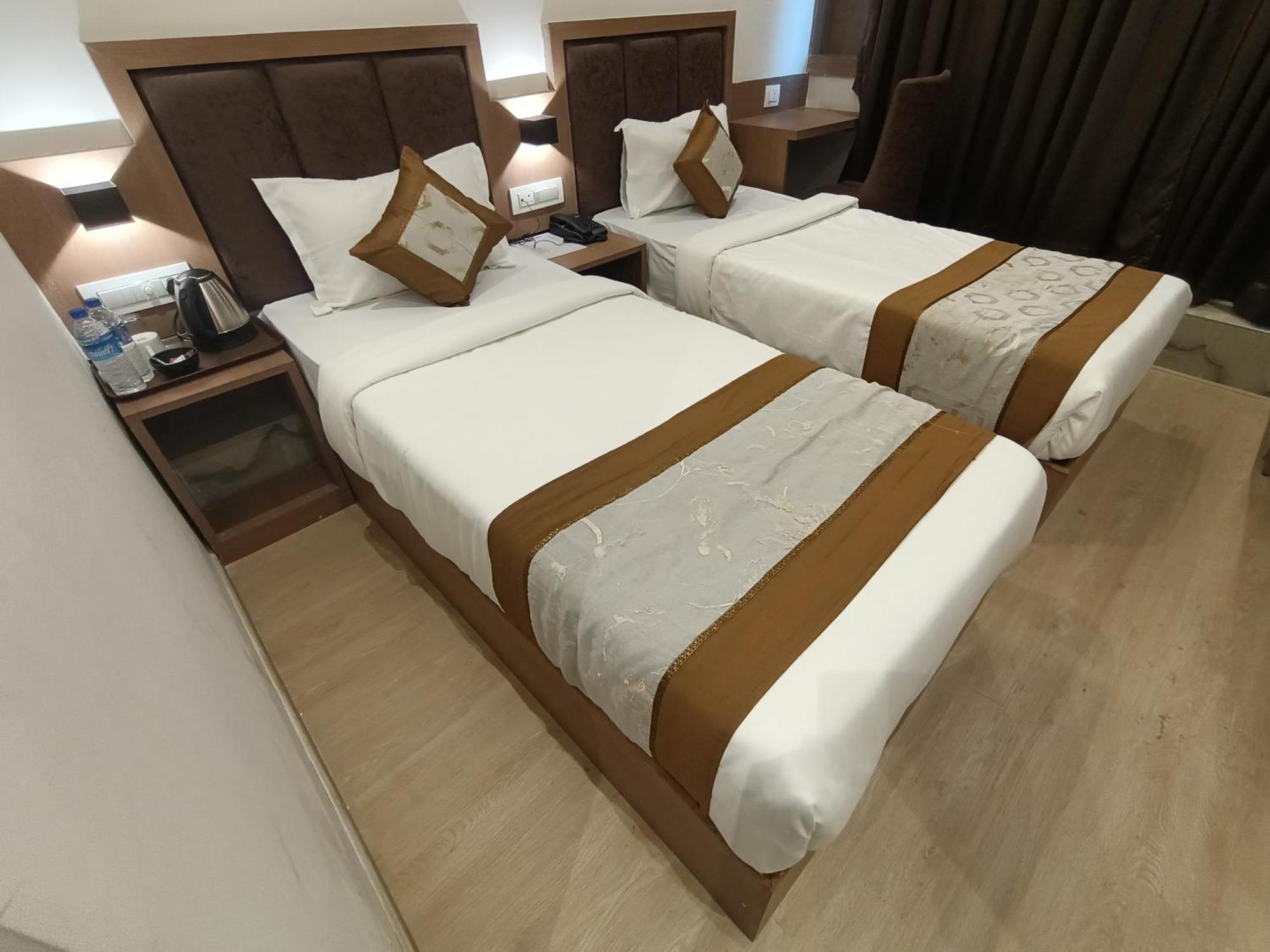 Hotel Beverly Palace Santacruz - Near Bkc - Mumbai Airport T1 Bagian luar foto