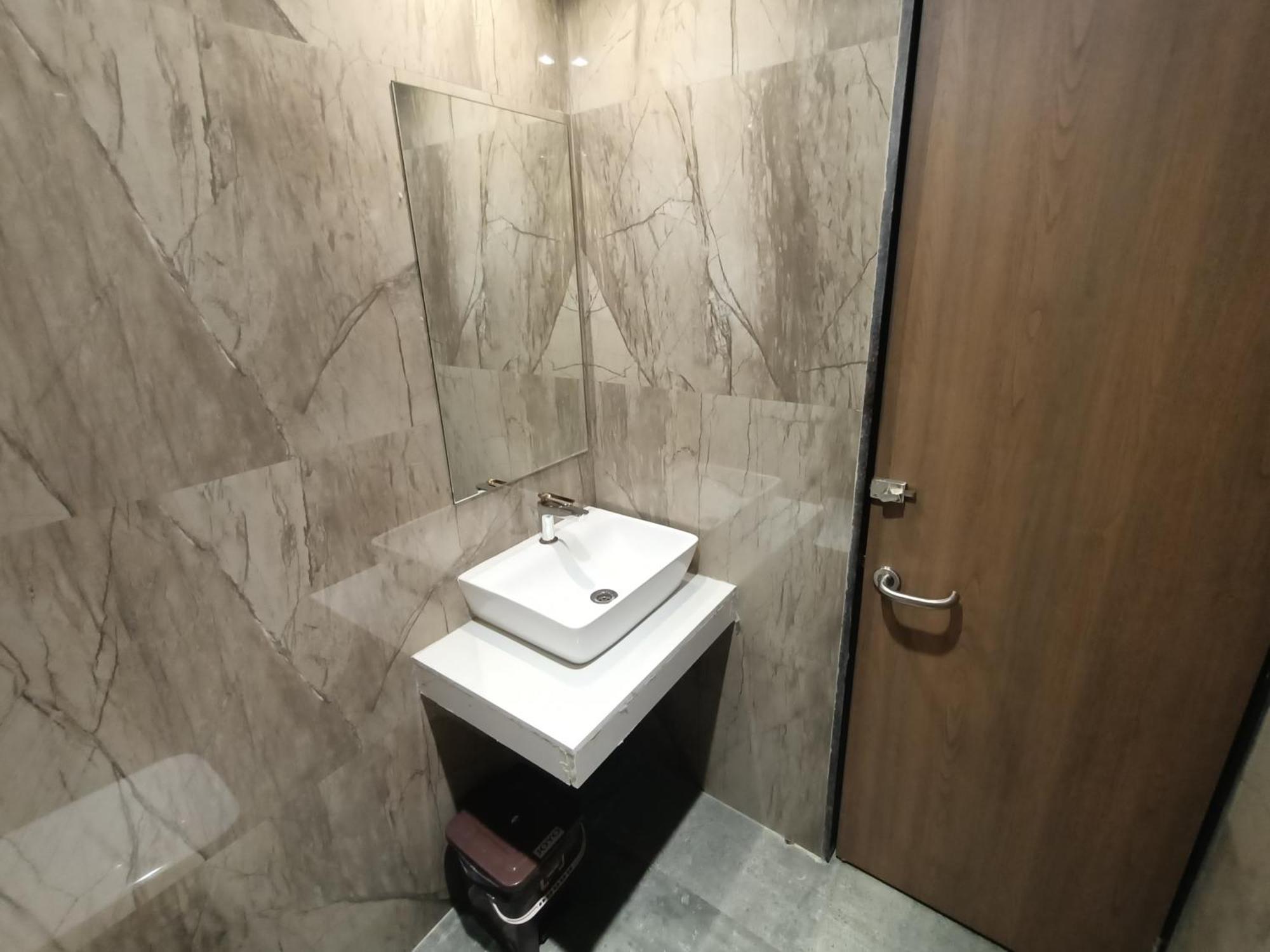 Hotel Beverly Palace Santacruz - Near Bkc - Mumbai Airport T1 Bagian luar foto