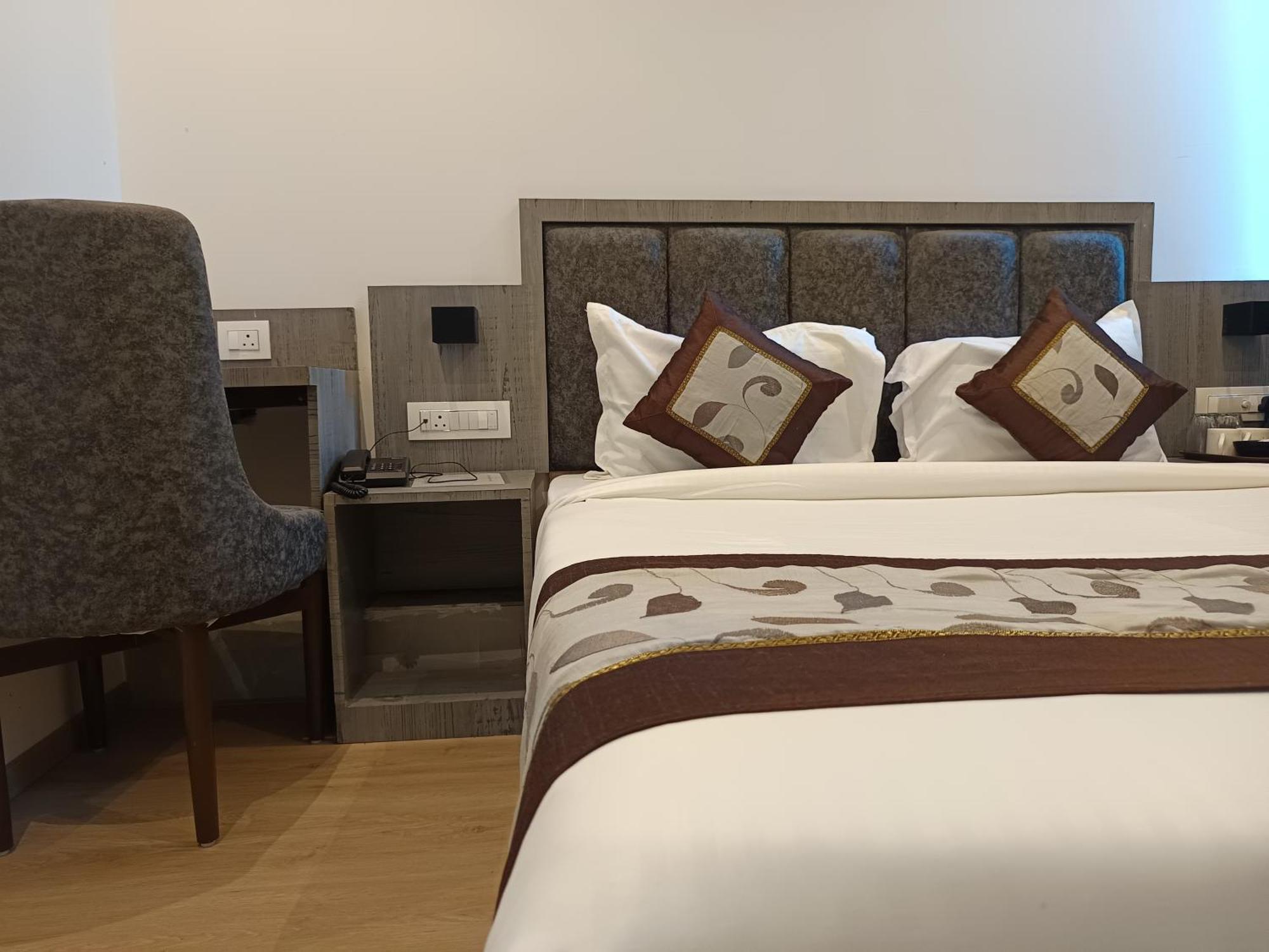 Hotel Beverly Palace Santacruz - Near Bkc - Mumbai Airport T1 Bagian luar foto