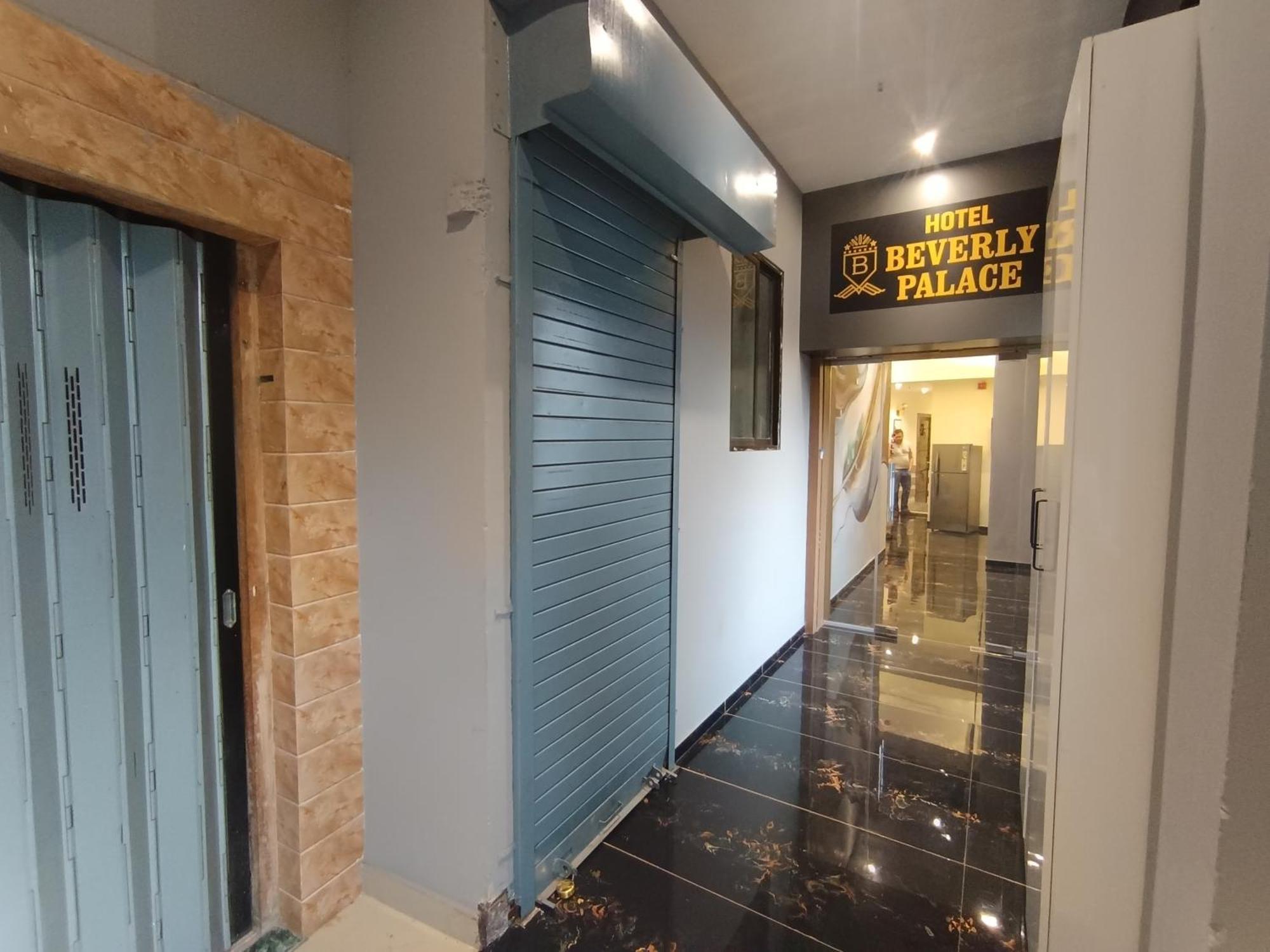 Hotel Beverly Palace Santacruz - Near Bkc - Mumbai Airport T1 Bagian luar foto